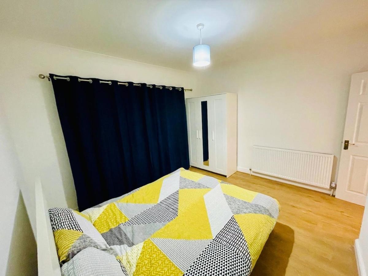 Luxury 2 Bed House With Parking, 5 Min Walk To Station & Ldo Villa Londra Exterior foto